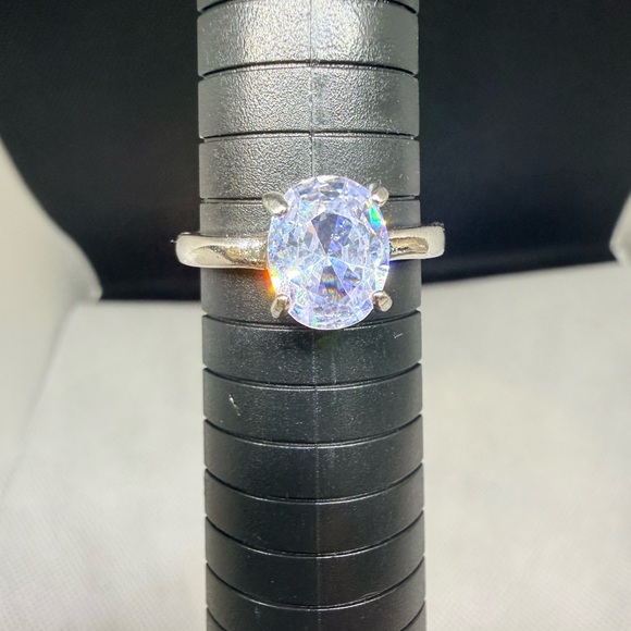 Jewelry - Classic Silver Tone Oval CZ Solitaire Ring - White Size 10